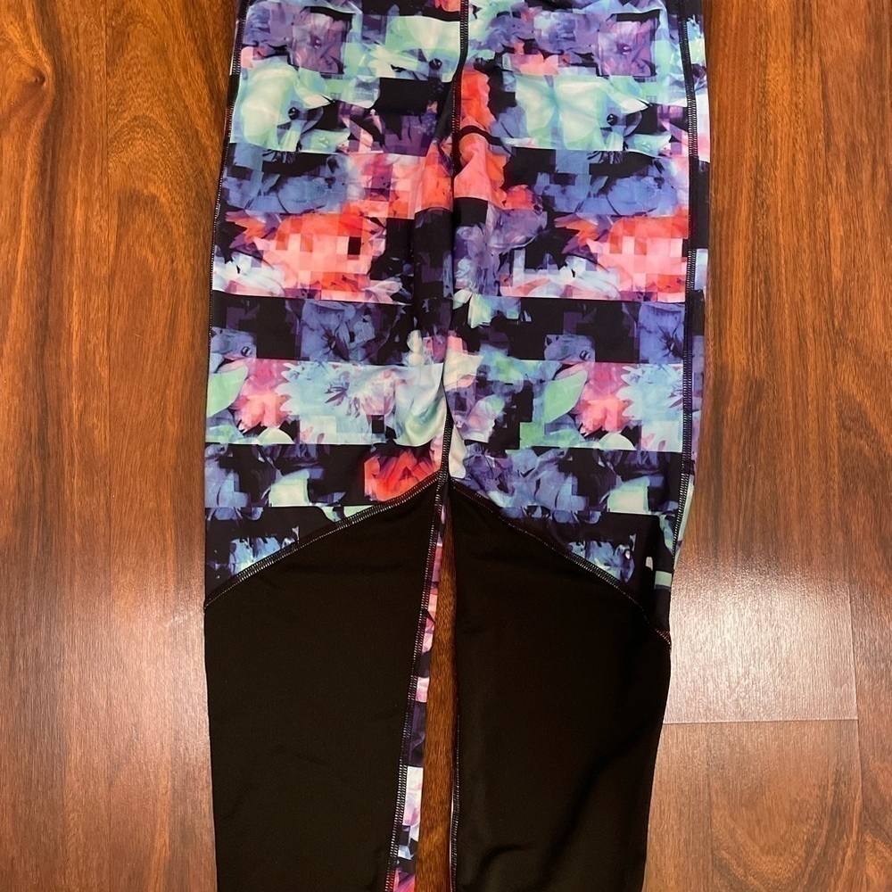 ✨ Nike Pro Abstract Floral Workout Leggings Small - Picture 8 of 12